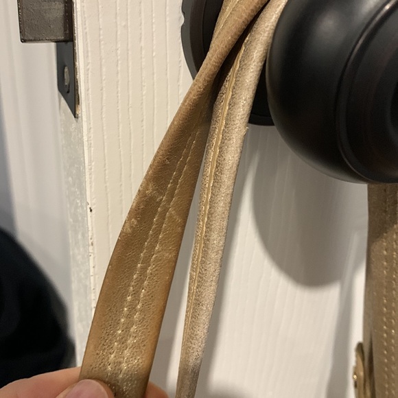 Metallic gold tory burch shoulder bag w/dustbag - Picture 8 of 9